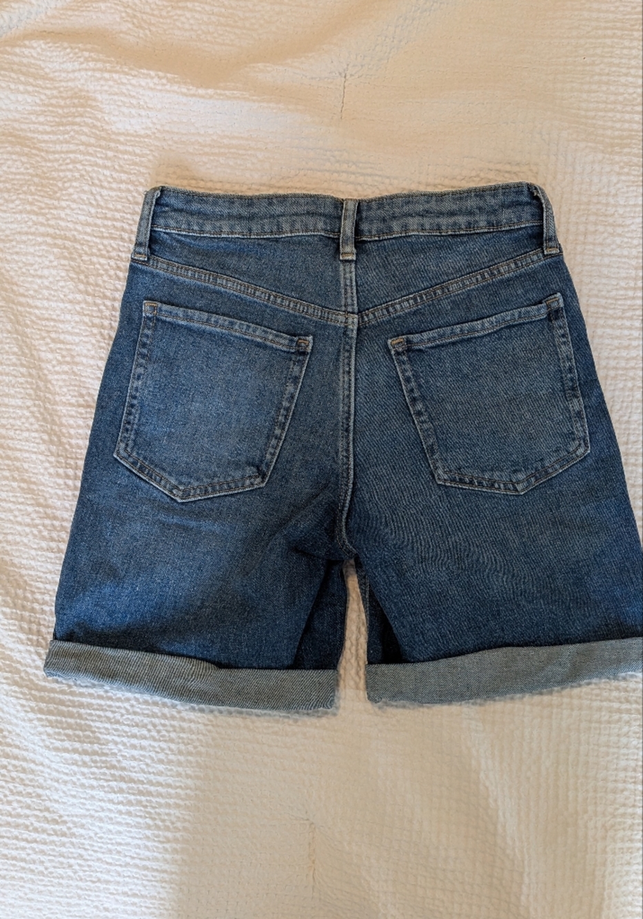 Old Navy Blue Denim Women’s Shorts - Picture 3 of 6
